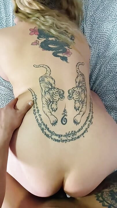 I woke up horny and sucked my boyfriend's cock then he gave me a delicious fuck