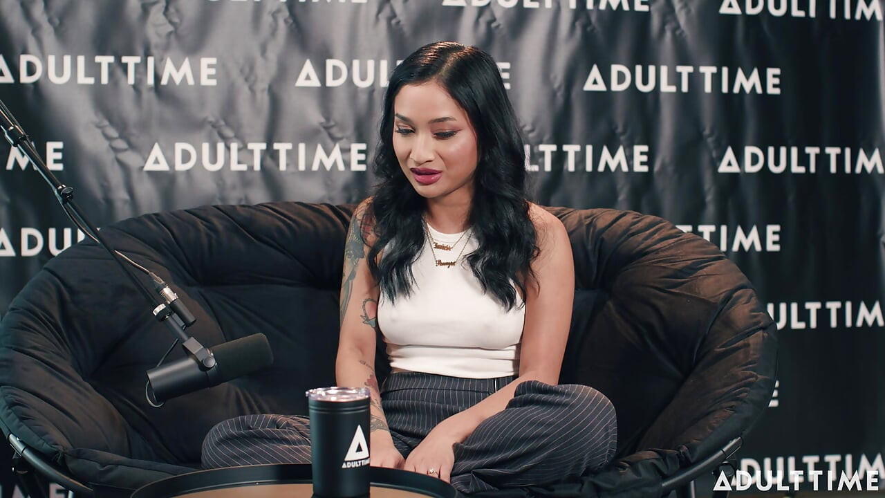 Avery Black Dry Humping, True Crime, & Directing VR Corn | the Adult Time Podcast
