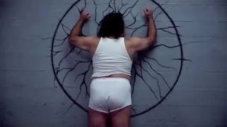 Ron Jeremy разрушает мяч - пародийное видео