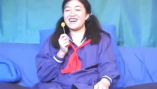 Азиатка миниатюрная на члене в студенческой униформе