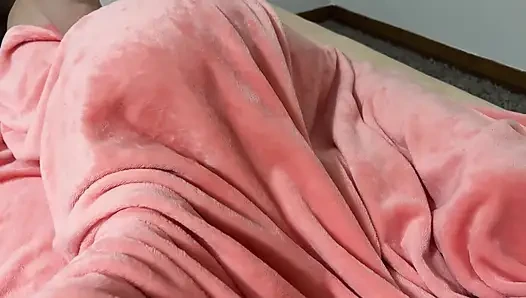 Fingering dan ngentot analku yang rapat, crot di celana dalam