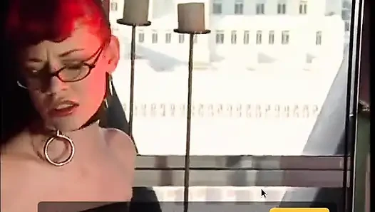 Нина связывает девушку и трахает ее