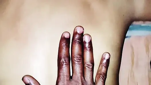 Suman Bhabhi ko nangi karke full body massage kiya.