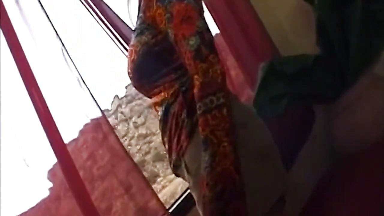 Loira milf garganta profunda latejante pau pingando porra em todos os lugares