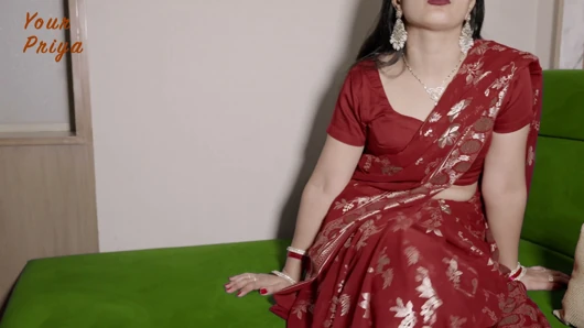 Kakak tiri seksi ganti baju dan ngentot selesai menikah audio bahasa india