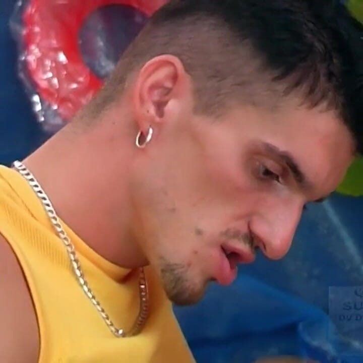 Piękna euro laska Alice zerżnięta na stole ping-pong