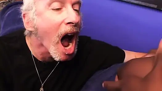 Istri saya yang hamil dan susu menginginkan penis teman saya!! - (Episode #07)