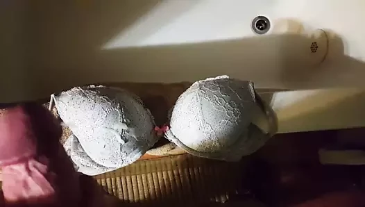 36c sutyen üzerinde Cum