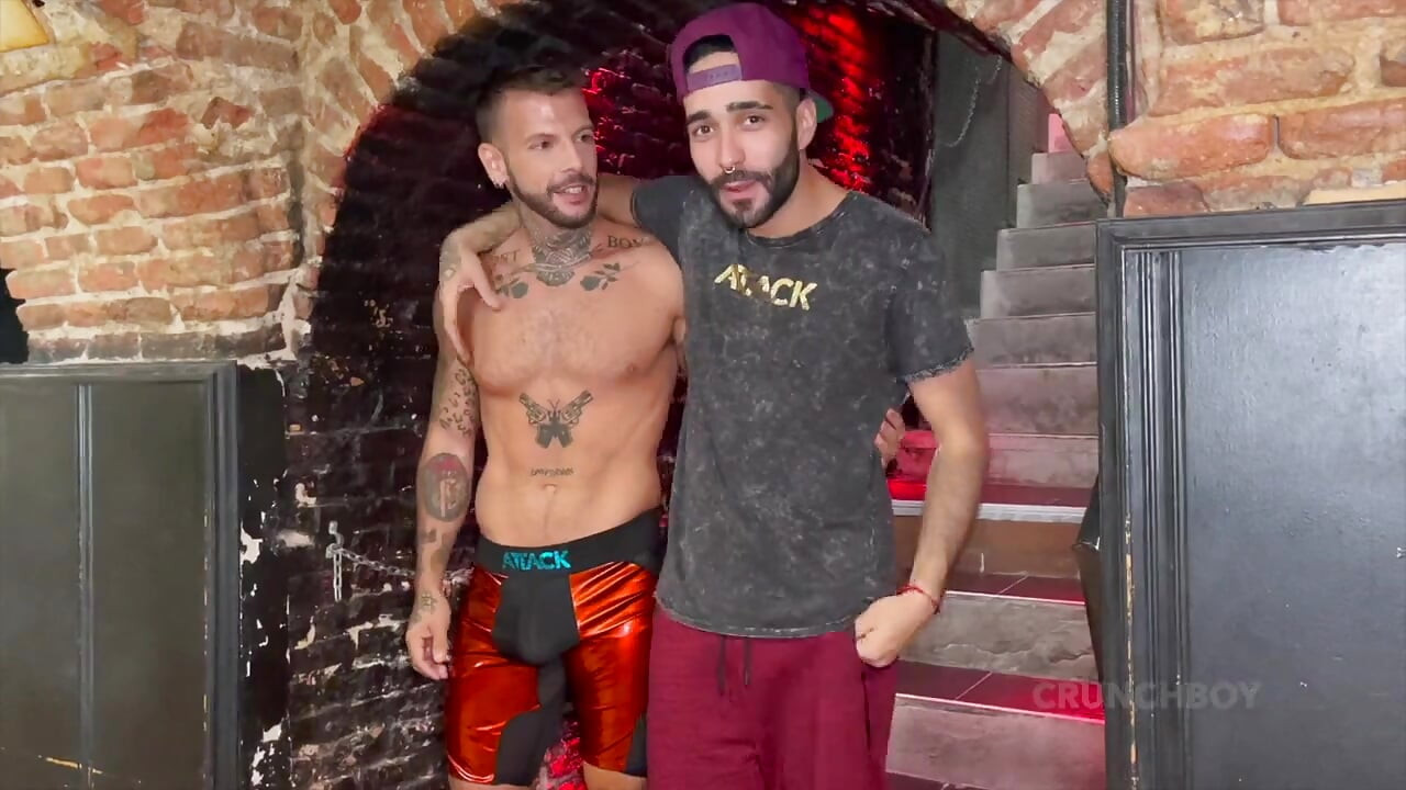 A sexy Vikki Viggo fodida duro por amigo hsui