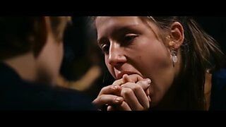 蓝色是最温暖的颜色，adele exarchopoulos 性爱场景