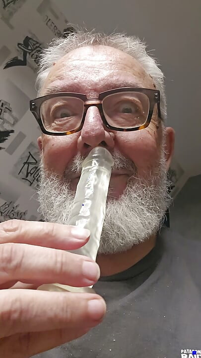 En dildo som utnytter begge hullene mine!
