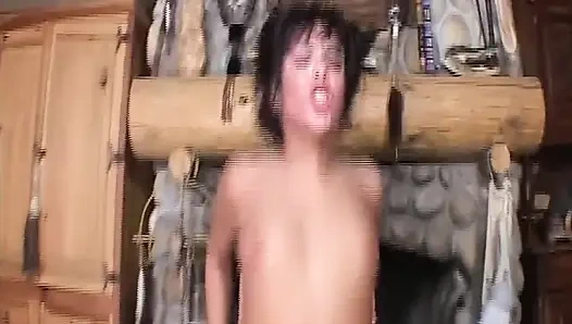 Retro Seks Olgun Kız Büyük Penisi Emiyor