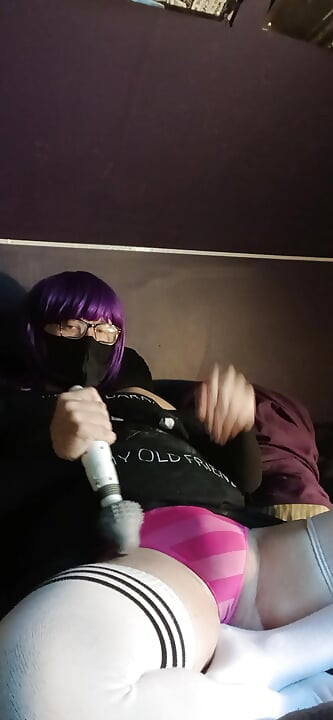 vibrator masturbation and cumming through panties with Raven LeTrap