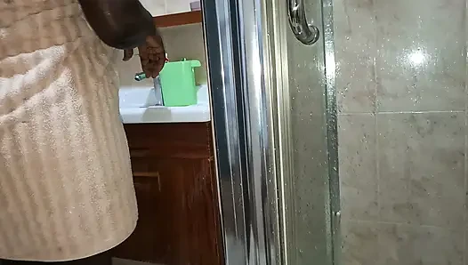 Gel ve dünyanın en iyi amcığını deneyimle.