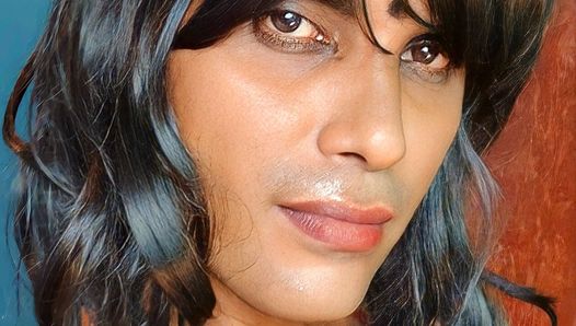 Il travestito di Ashwini ha chiesto una scopata anale