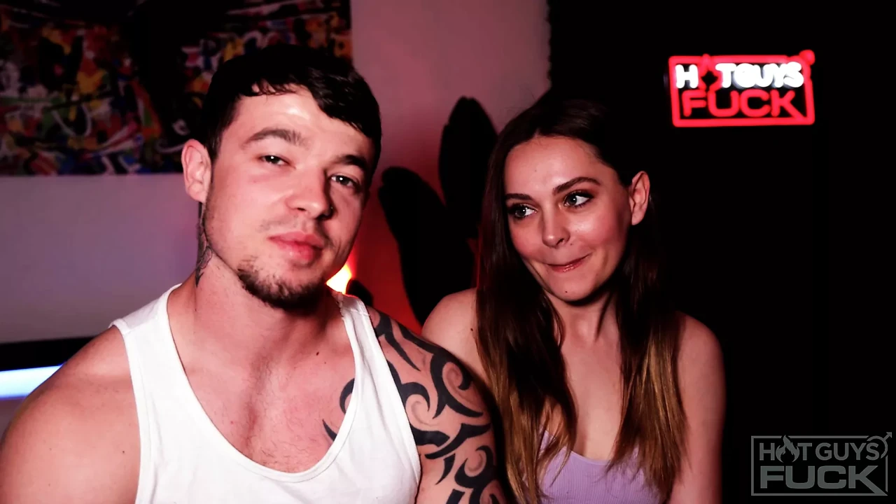 HOT Petite Teen Gives The Pounder The Ride Of His Life!