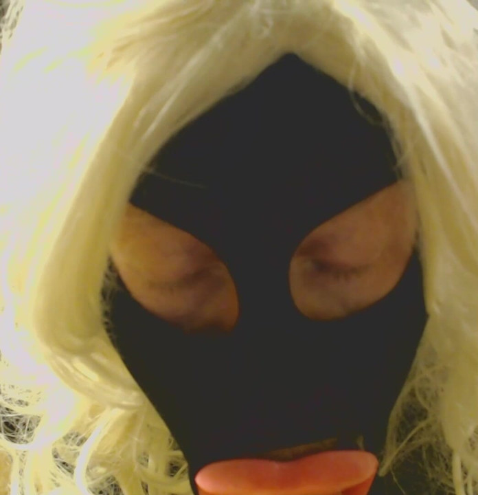 Sissy amater treniranje grla