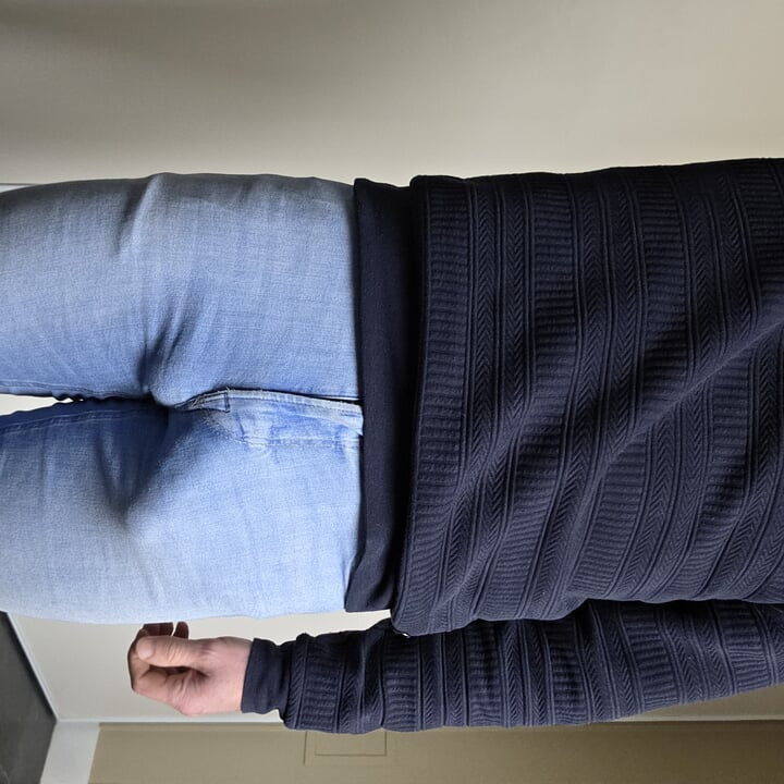 ควยนูนของกูในกางเกงยีนส์ผอมของกู