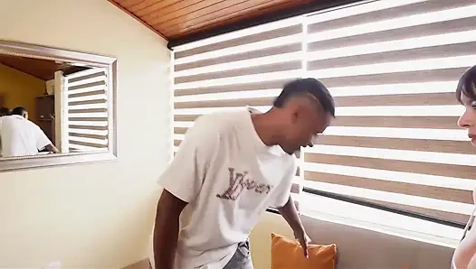 Saçma bir bahane ve erkek arkadaşımın en iyi arkadaşı beni çok zengin ediyor