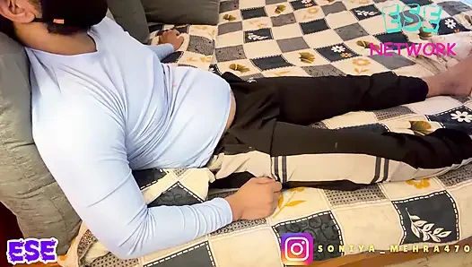 Chudakad Biwi ko Jab Pati Ka Nahi Mila Lund To Devar Ka Leliya Lund.....