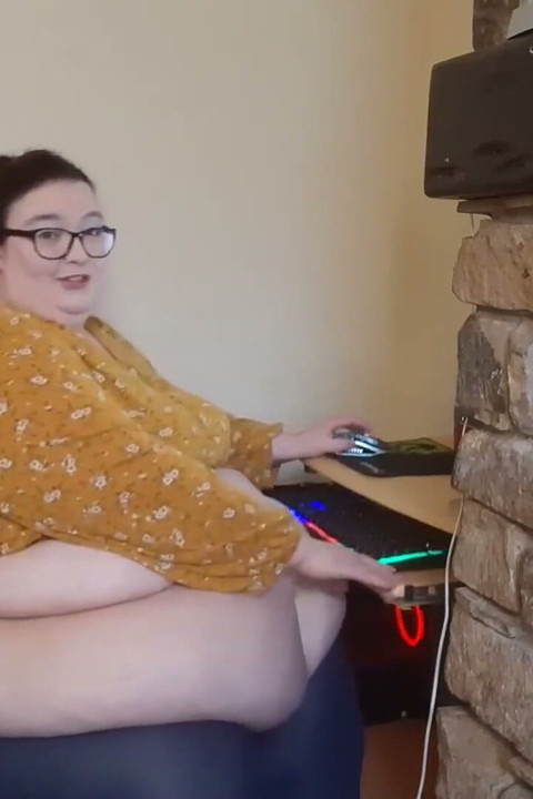 Gorda menina no escritório
