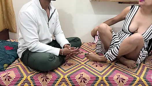 Hintli öğrenci Saara Hintçe koçlukta viral seks