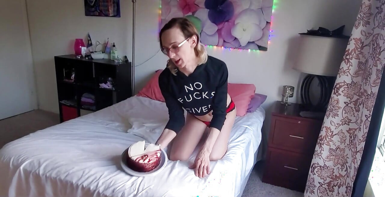 Ar trebui să am un telefon nou mâine