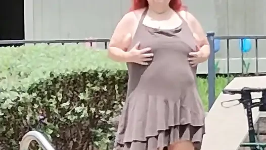 Musim Panas Telah Tiba! Waktunya Kunjungan Pertama Ke Kolam Renang Vicki Style Si Suster Seksi!
