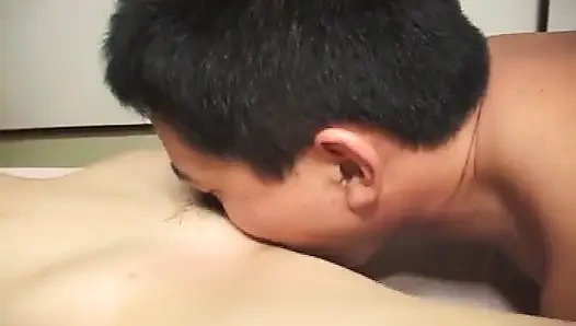 Geile japanische MILF genießt es, nachbarin zu ficken