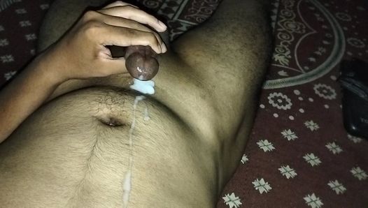 Masturbacja dużego czarnego kutasa