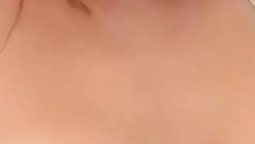 Маленькую шлюху с большими сиськами имеют хардкорно