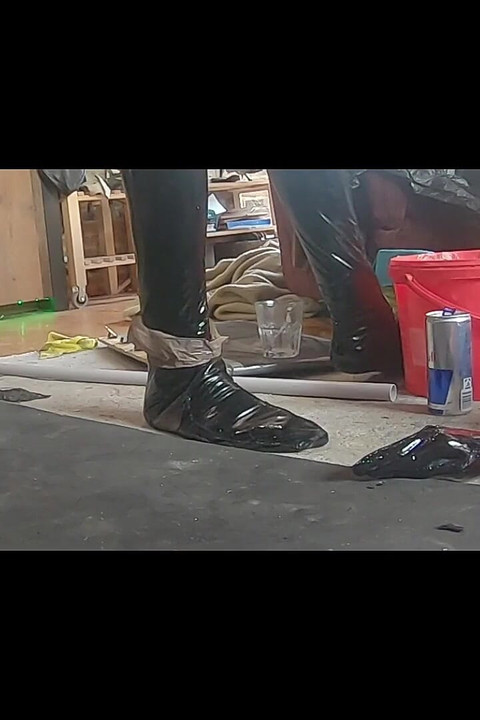 BDSM Analne Igre u Lateks Catsuitu.