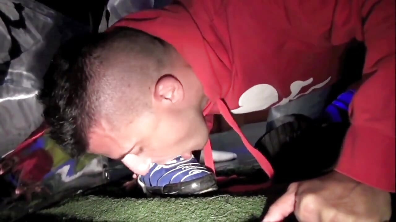 Snekaer domination in backroom in Milano