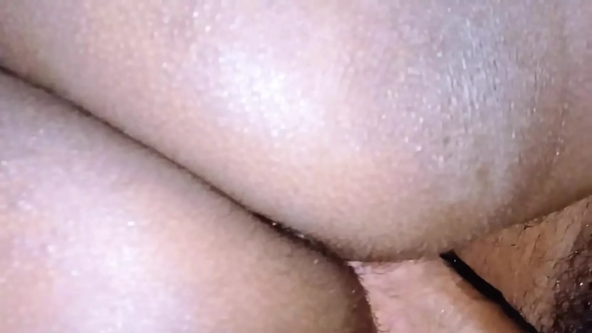 我热辣的德什妻子在午夜做爱。