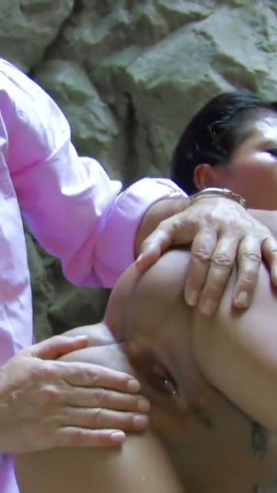 Gonzo with Horst Baron and Yoha Galvez in a cave | Clip 1