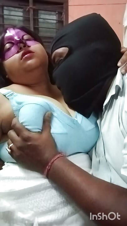 Bibi ke pitpiche nakrani ke sath
