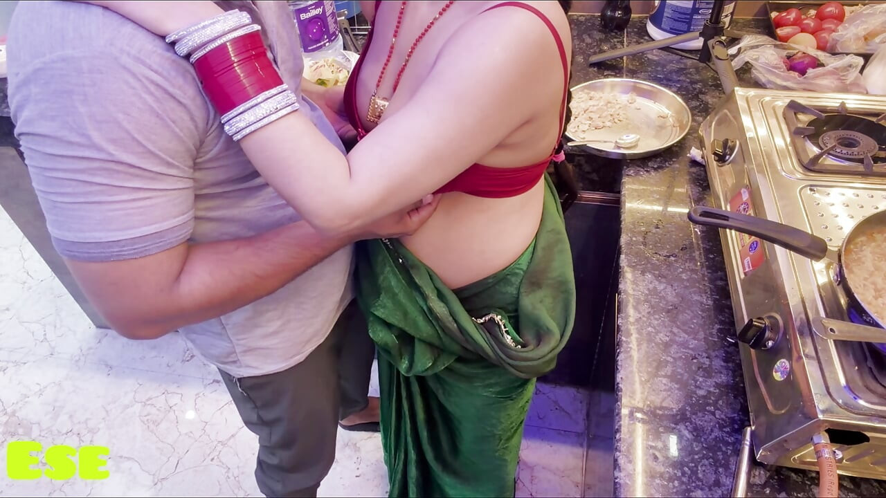 Itni Pyaari Bhabhi ko Bina Chudai Kare Kaise Chhdd Dun!!!