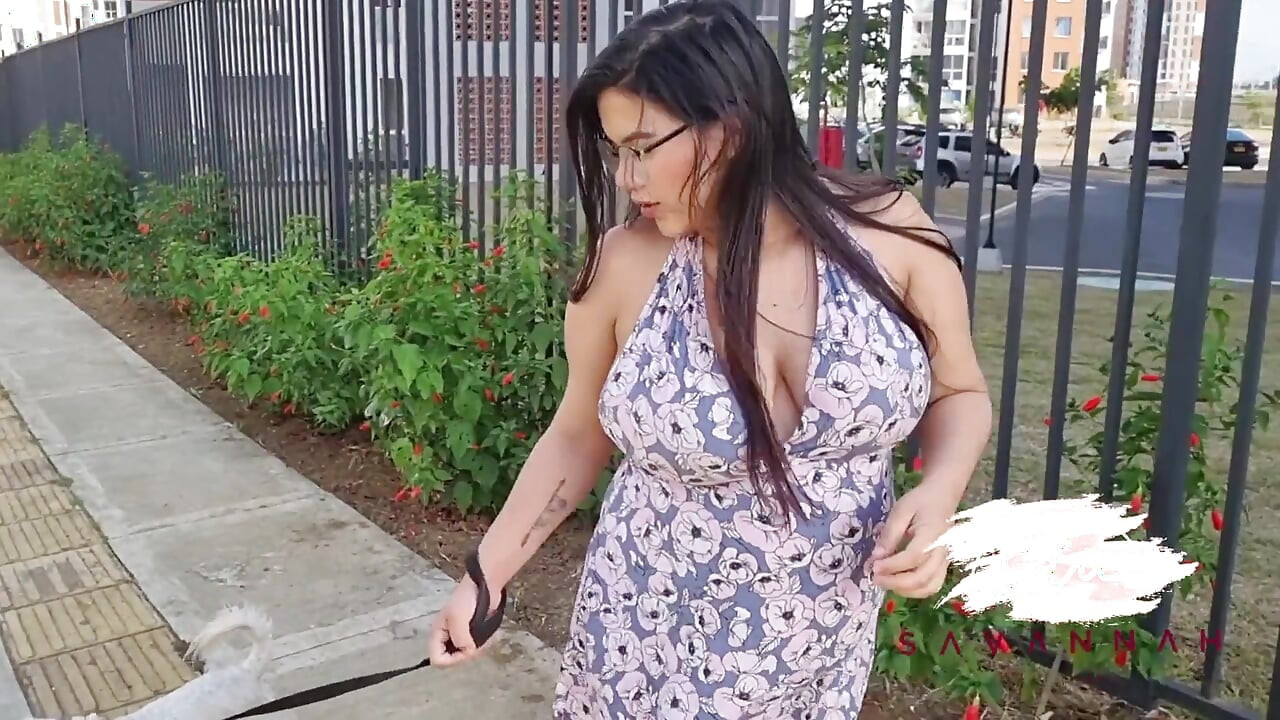 Mujer Embarazada Tiene Sexo Rápido Con Su Vecino En Las Escaleras De Su Edificio - Savannah Watson