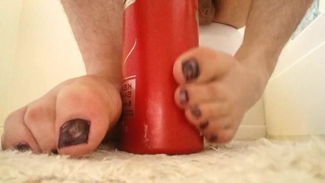 My young twink toes bottle footjob