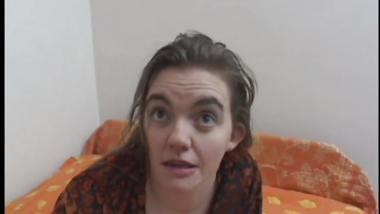 Con đĩ trẻ nghiệp dư bị nện bởi hai con cu