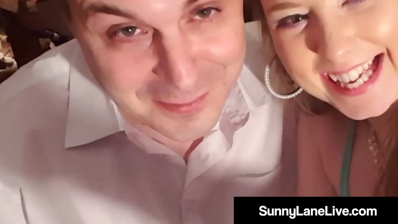 Pussy pleasuring sunny lane knullar sin kåta våta snatch!