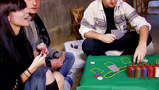 Oyun gecesi sikiş gecesine dönüştü