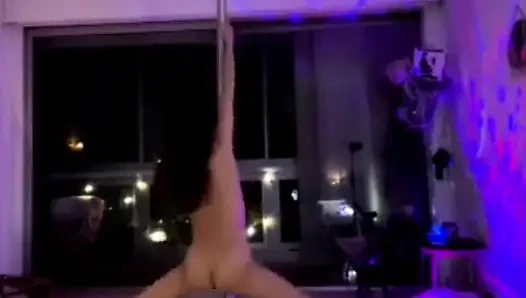 Голые каблуки и дилдо