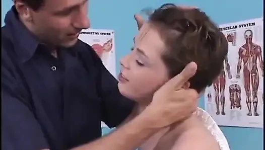 Brunette teen pussy licked and slammed in the classroom