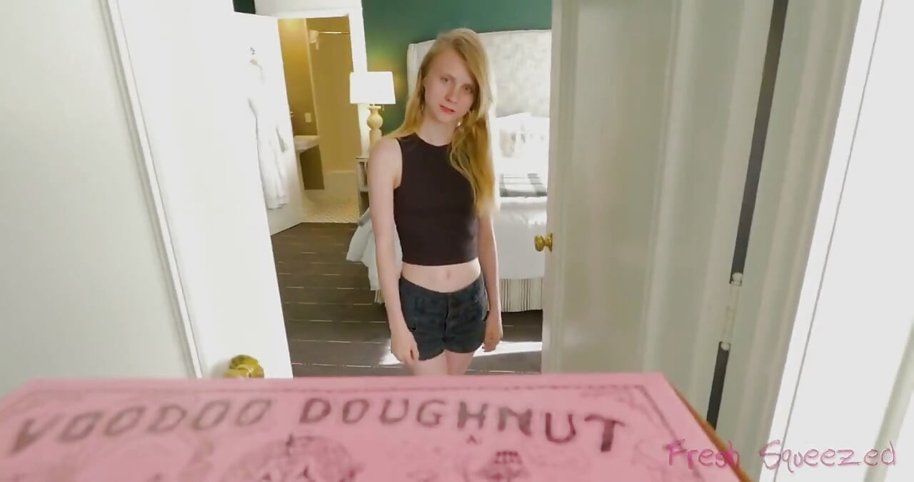 Charlotte kap egy farkat és golyókat