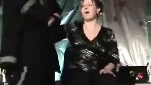 Striptizci yarağından tatmak için krem şanti getiriyor