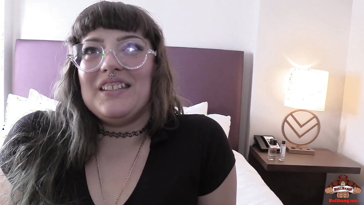 Nerdy Goth PAWG Takes Pounding