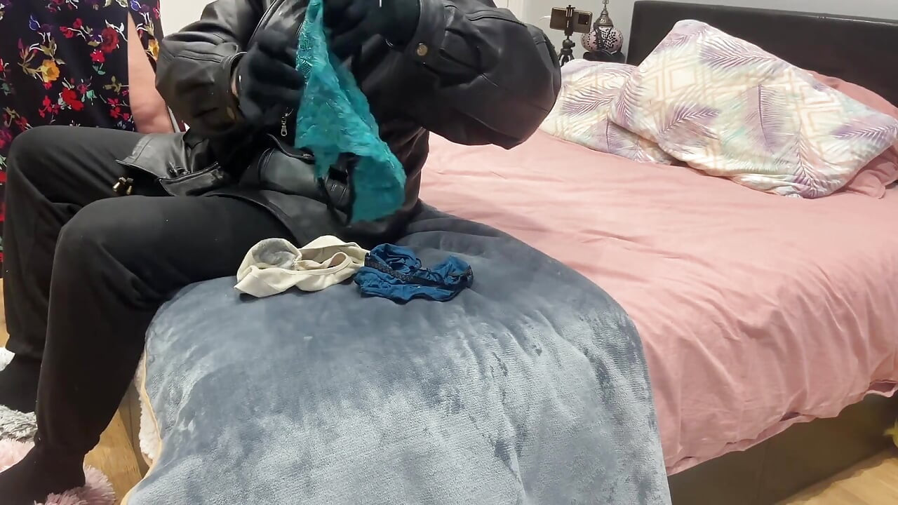 Cuckold Hot Sexy Espanol Cougar Loves Black Cock Sniffing Her Ass Hole and Panties.
