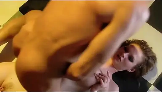 Sexy dreier mit dicken möpsen gefickt