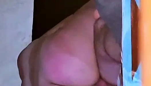 Ihren fetten arsch auf meinem schwanz hüpfen